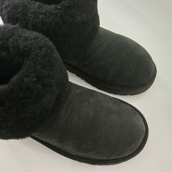 UGG Classic Black Mini Fluff  Shearling Collar Ankle Bootie, Sz 8, Style 1106757 - Picture 3 of 9
